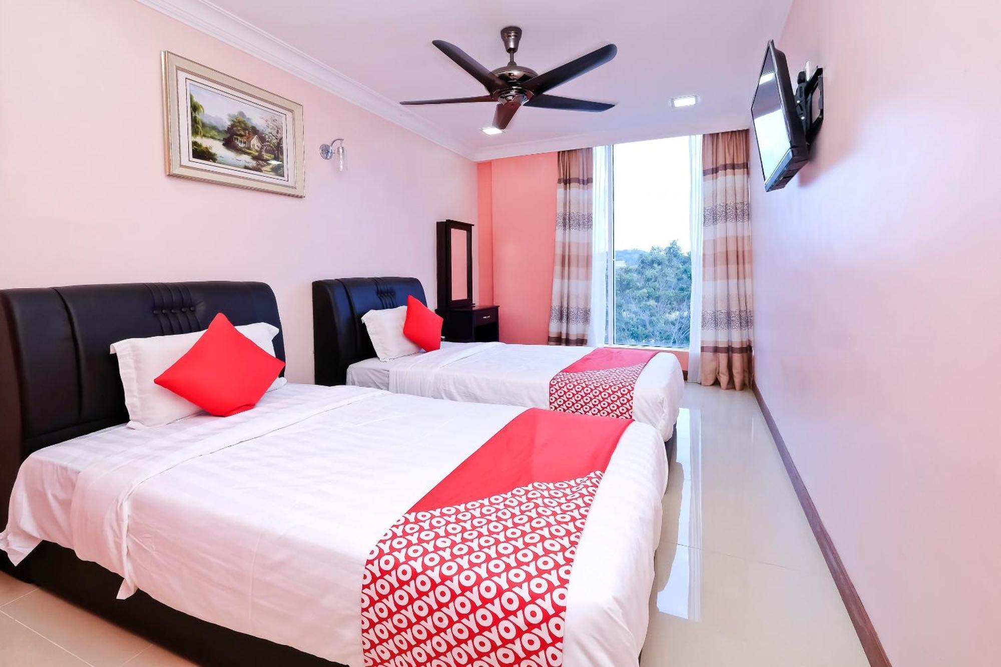 OYO 714 Arina Hotel Bangi Buitenkant foto