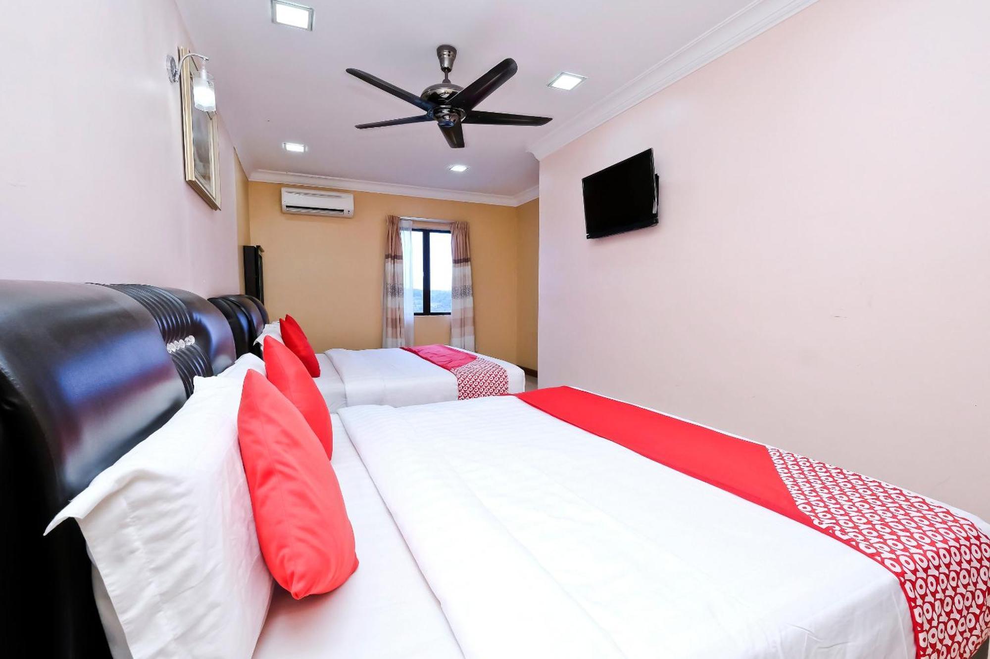 OYO 714 Arina Hotel Bangi Buitenkant foto