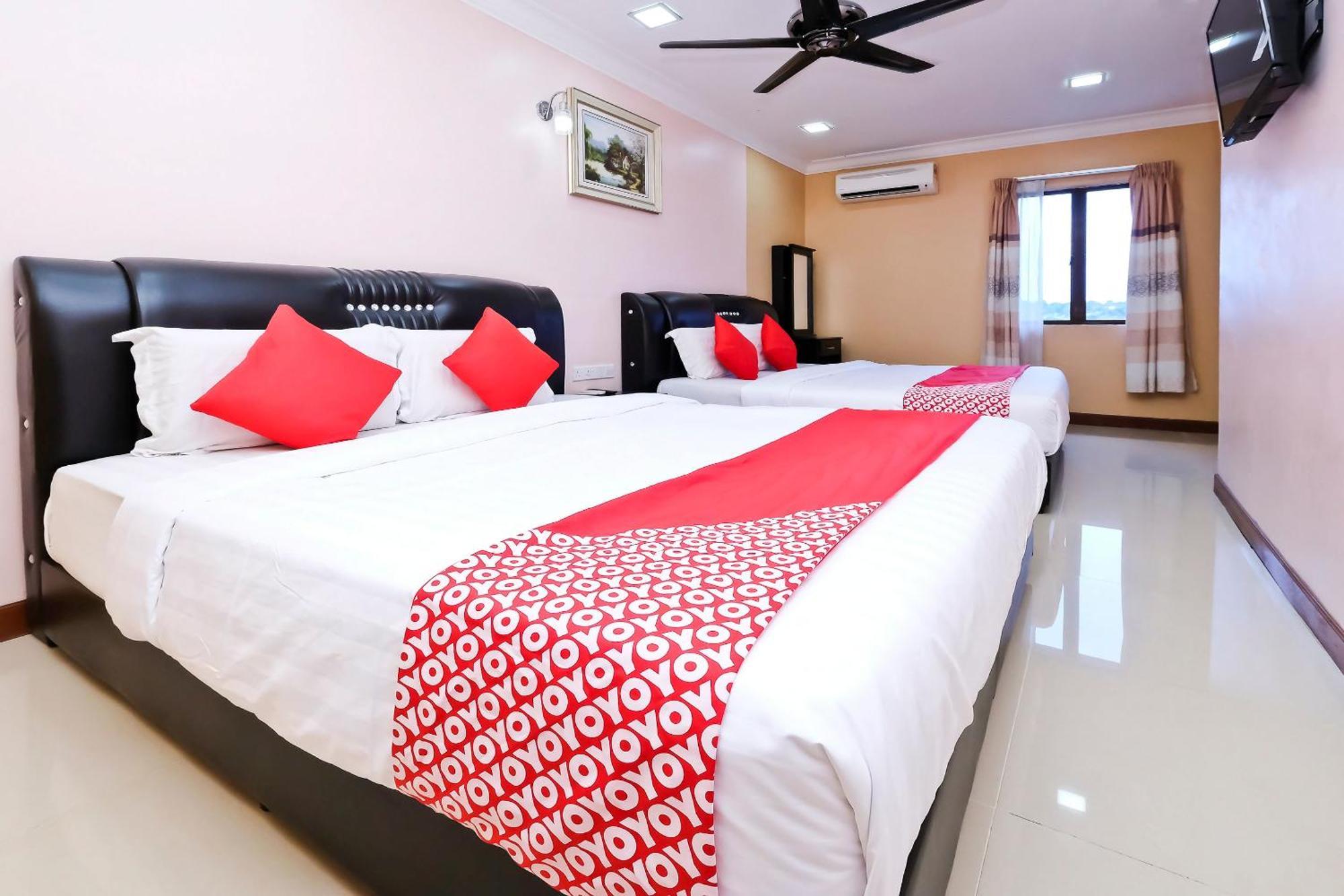 OYO 714 Arina Hotel Bangi Buitenkant foto