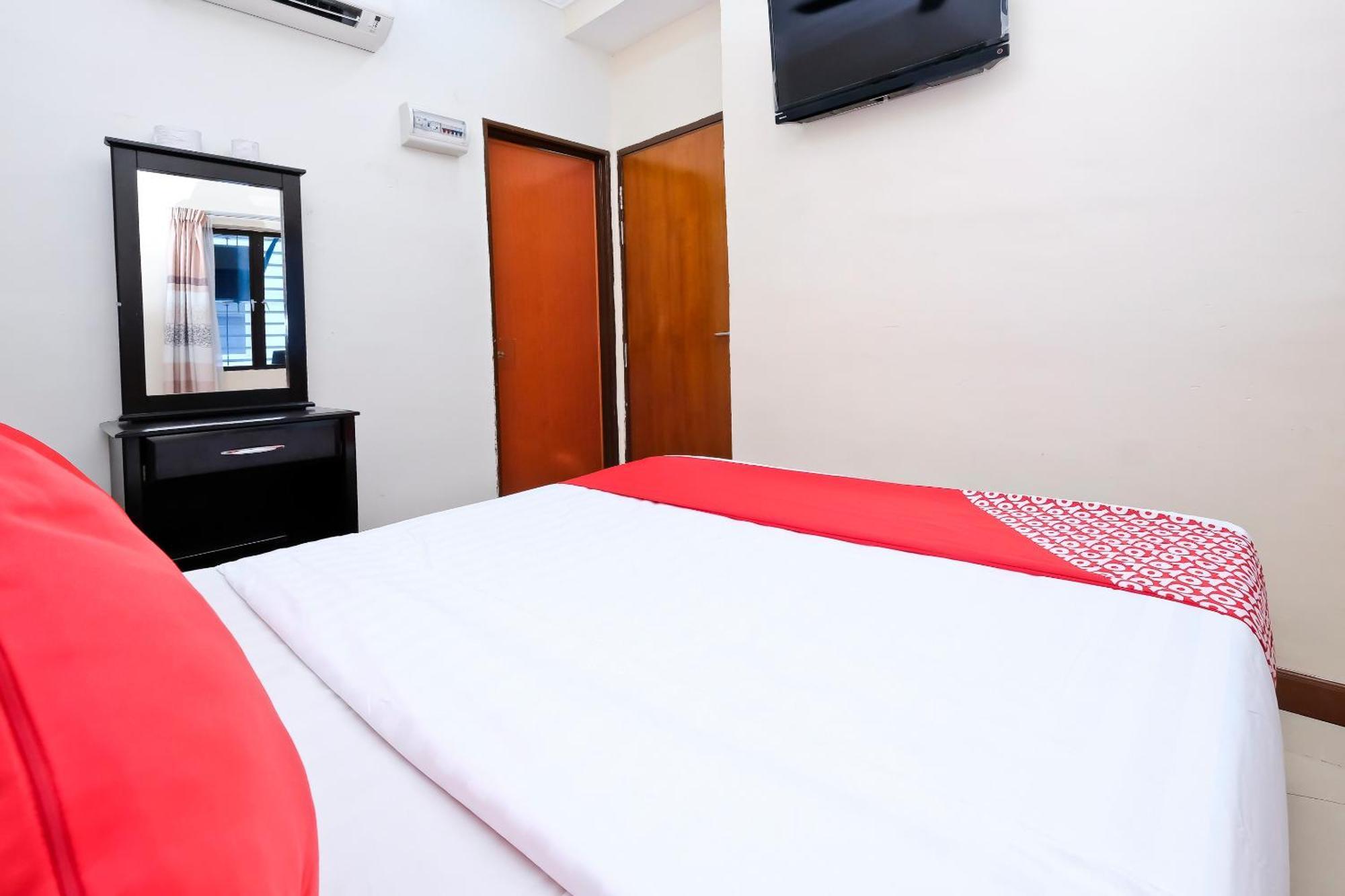 OYO 714 Arina Hotel Bangi Buitenkant foto