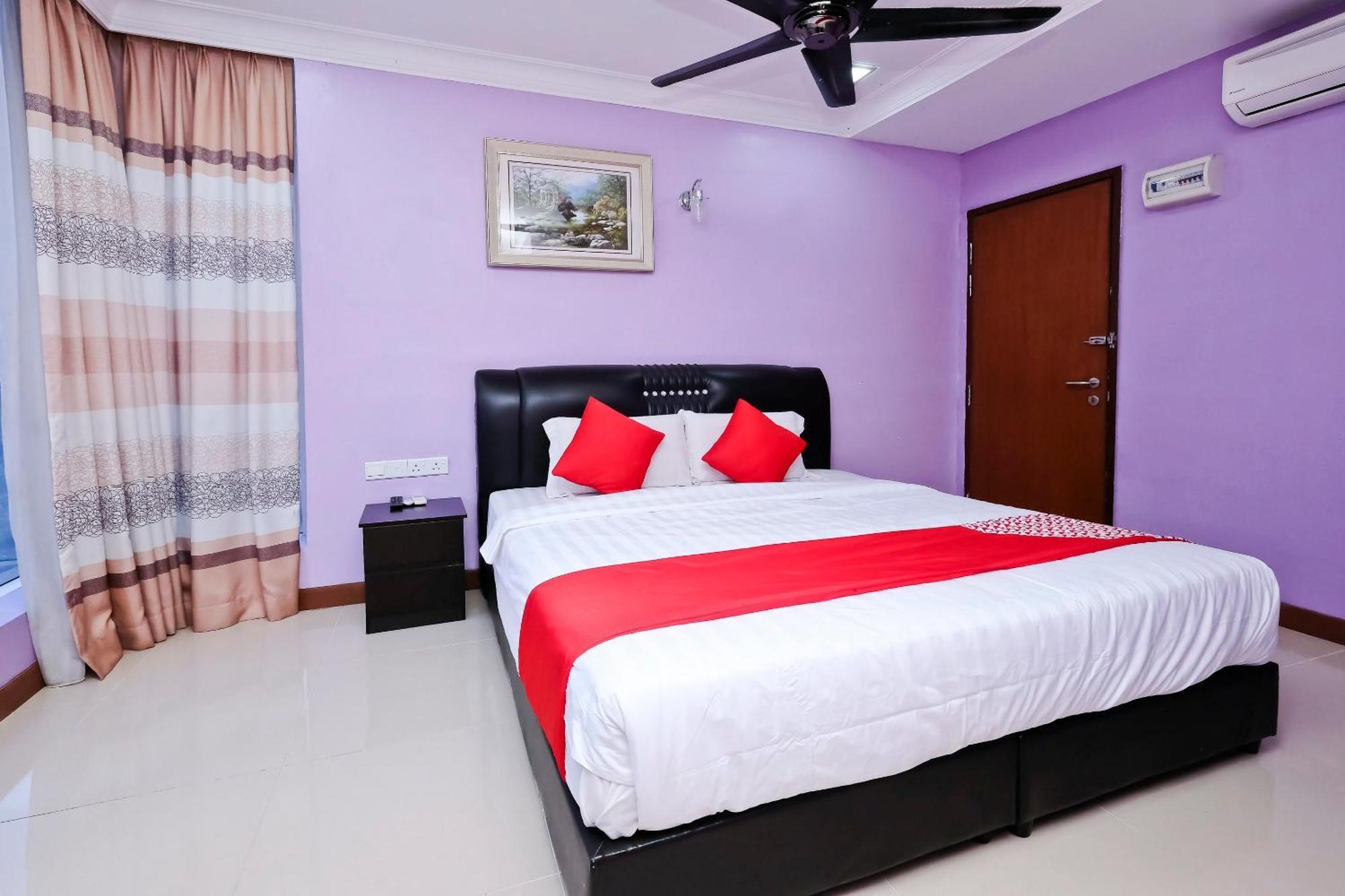 OYO 714 Arina Hotel Bangi Buitenkant foto